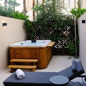 Garden Room Jacuzzi